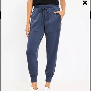 NWOT Lou & Grey Luvstretch Joggers